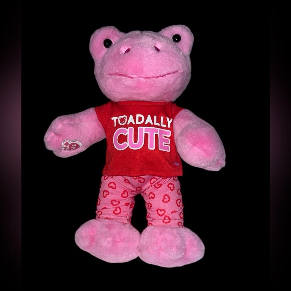 Build A Bear Pink Spring Frog with Pajama Heart Valentines Outfit NWOT